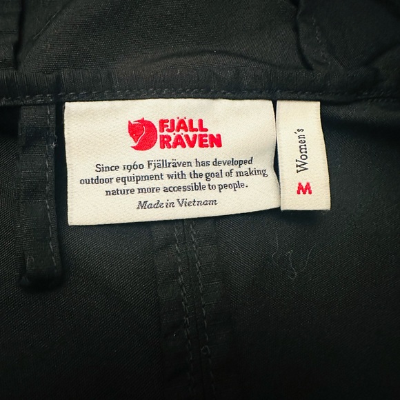 Fjällräven Black Stina Jacket NWOT Women’s Medium - Picture 13 of 16